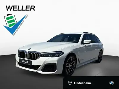 Gebraucht BMW 530e M Sport 292 PS (214 kW) 2022 Alpinweiss iii (weiß) Kombi