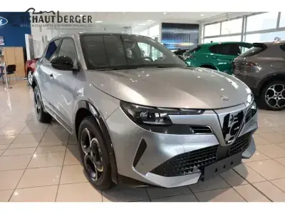 Neu Alfa Romeo Junior 146 PS (107 kW) 2025 Grau SUV