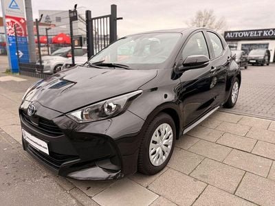 Gebraucht Toyota Yaris Hybrid Business Edition 116 PS (85 kW) 2023 Schwarz Kleinwagen