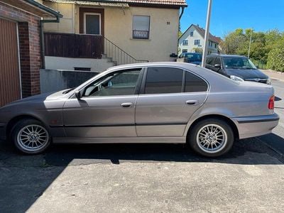 Brugt BMW 523 170 HK (125 kW) 1999 Sølv Sedan