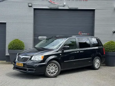 Gebraucht Lancia Voyager Gold 163 PS (119 kW) 2012 Schwarz Van / Kleinbus