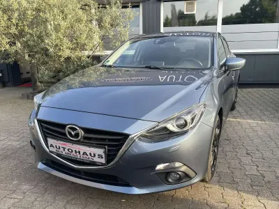 Gebraucht Mazda 3 Nakama 105 PS (77 kW) 2016 Saphirblau metallic Limousine