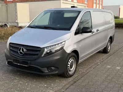 Brugt Mercedes Vito 163 HK (119 kW) 2023 Sølv Van