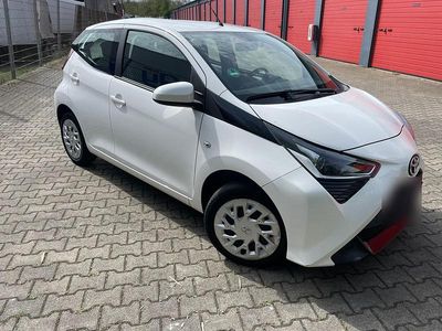 Usata Toyota Aygo 72 CV (52 kW) 2021 Bianco Utilitaria