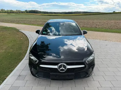Gebraucht Mercedes A200 Progressive 163 PS (119 kW) 2019 Schwarz Limousine