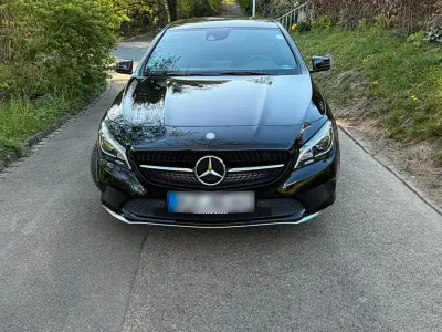 Gebraucht Mercedes CLA220 Shooting Brake 176 PS (129 kW) 2016 Schwarz Kombi