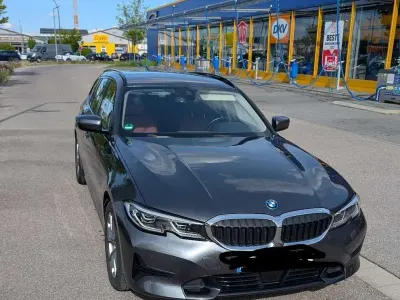 Gebraucht BMW 330e Sport Line 292 PS (214 kW) 2022 Grau Kombi