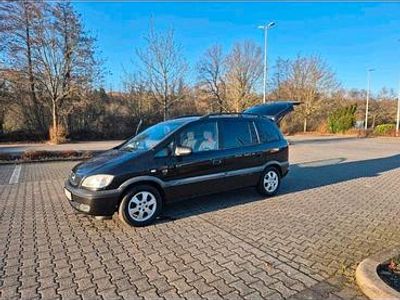 Schwarz Gebraucht 1999 Opel Zafira Van / Kleinbus | 1.700 € (Fairer Preis)