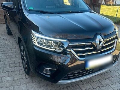 Usado Renault Kangoo Intens 131 HP (96 kW) 2022 Preto Monovolume