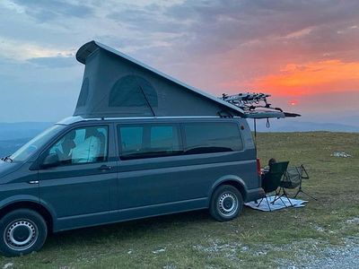 Gebraucht VW Transporter 102 PS (75 kW) 2018 Grau Van