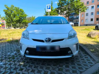 Gebraucht Toyota Prius 136 PS (100 kW) 2012 Weiß Limousine