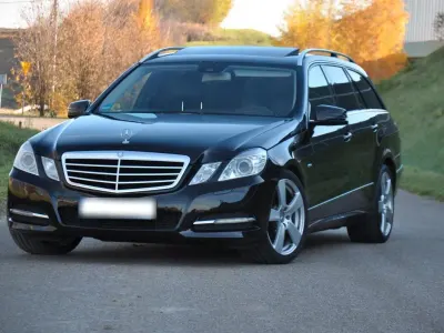 Gebraucht Mercedes E250 Avantgarde 204 PS (150 kW) 2011 Schwarz Kombi