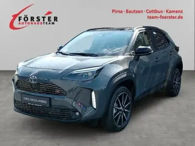Gebraucht Toyota Yaris Premium 130 PS (95 kW) 2025 Storm grey metallic / schwarz Kleinwagen