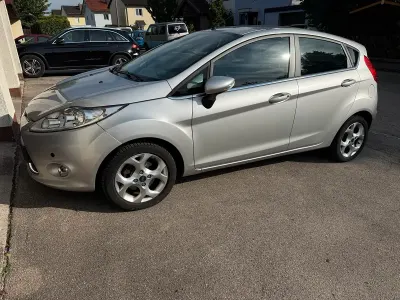 Gebraucht Ford Fiesta 120 PS (88 kW) 2009 Silber Kleinwagen