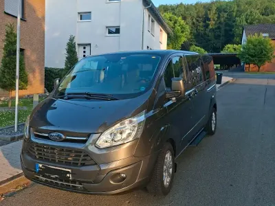 Gebraucht Ford Tourneo 170 PS (125 kW) 2017 Grau Van / Kleinbus