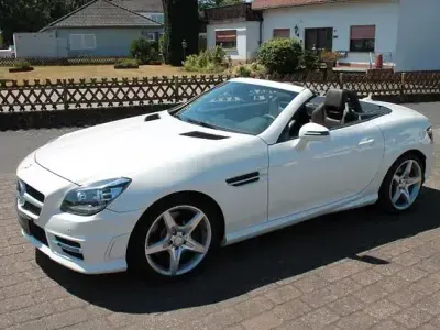 Gebraucht Mercedes SLK200 AMG 184 PS (135 kW) 2012 Weiß Cabrio