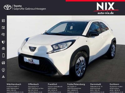 Schneeweiß Gebraucht 2022 Toyota Aygo X X-play SUV | 13.890 € (Fairer Preis)