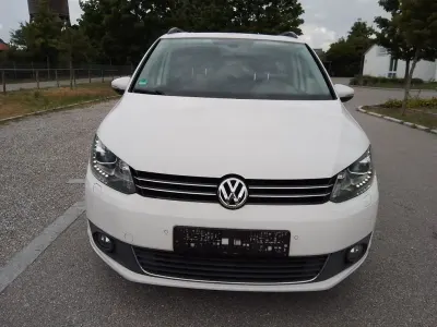 Gebraucht VW Touran Comfortline 105 PS (77 kW) 2011 Weiß Van / Kleinbus