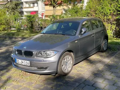 Gebraucht BMW 116 122 PS (89 kW) 2011 Grau Kleinwagen