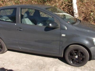 Gebraucht VW Fox Basis 60 PS (44 kW) 2011 Grau Kleinwagen