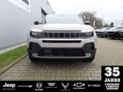 Neu Jeep Avenger Altitude 101 PS (74 kW) 2025 Stone grey SUV