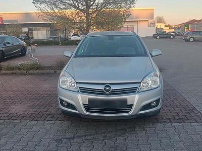 Gebraucht Opel Astra Edition 105 PS (77 kW) 2007 Silber Kombi