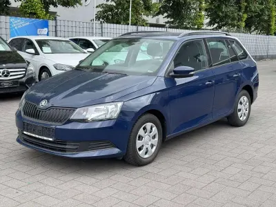 Gebraucht Skoda Fabia Active 75 PS (55 kW) 2015 Blau Limousine