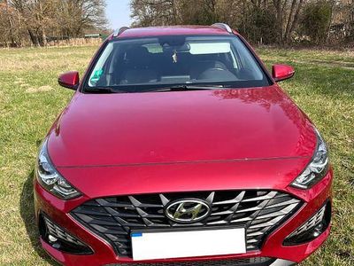Gebraucht Hyundai i30 Comfort 110 PS (80 kW) 2021 Rot Kombi