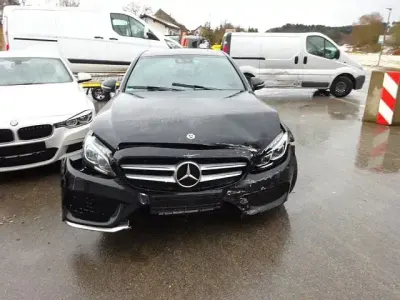 Używany Mercedes C220 170 KM (125 kW) 2014 Czarny Sedan/Limuzyna