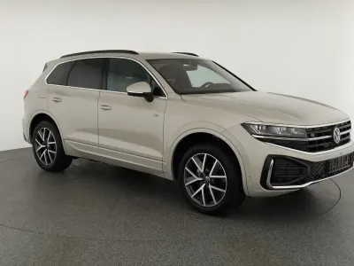 Gebraucht VW Touareg R-line 286 PS (210 kW) 2024 Sechura beige metallic SUV