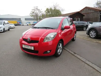 Gebraucht Toyota Yaris Edition 99 PS (72 kW) 2011 Rot Kleinwagen