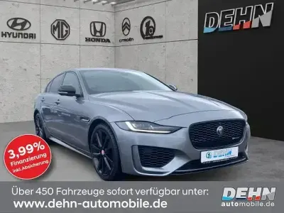 Käytetty Jaguar XE R-Dynamic 250 HP (183 kW) 2023 Harmaa Sedan
