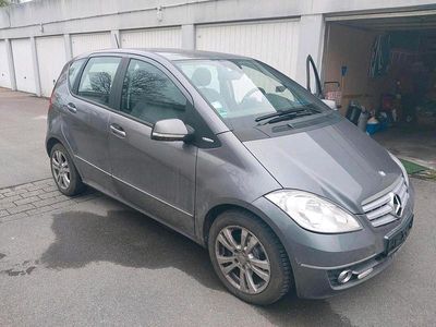Usata Mercedes A200 136 CV (100 kW) 2011 Argento Utilitaria