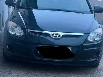 Gebraucht Hyundai i30 109 PS (80 kW) 2010 Schwarz Kleinwagen