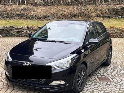 Gebraucht Hyundai i20 Classic 75 PS (55 kW) 2018 Schwarz Kleinwagen