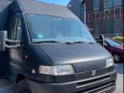 Schwarz Gebraucht 2002 Fiat Ducato Van | 25.000 €