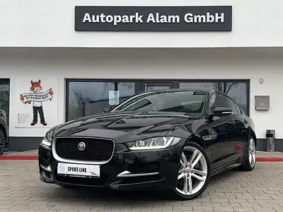 Käytetty Jaguar XE R-Sport 301 HP (221 kW) 2018 Musta Sedan