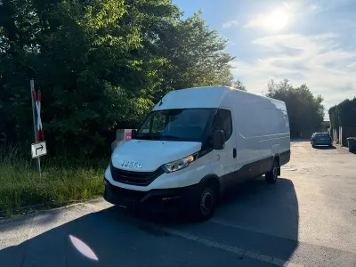 Gebraucht Iveco Daily 175 PS (128 kW) 2023 Weiß Van / Kleinbus