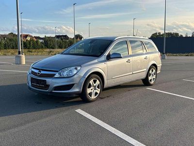 Używany Opel Astra Edition 116 KM (85 kW) 2009 Srebrny Kombi