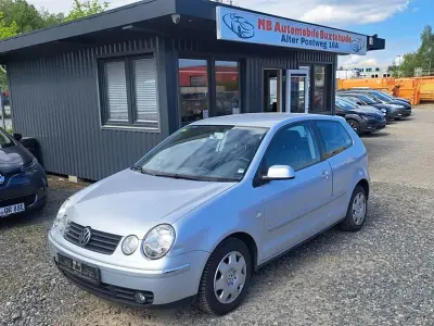 Gebraucht VW Polo Basis 75 PS (55 kW) 2002 Silber Kleinwagen