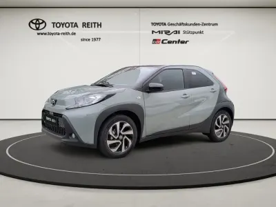 Gebraucht Toyota Aygo X 72 PS (52 kW) 2026 Grün SUV