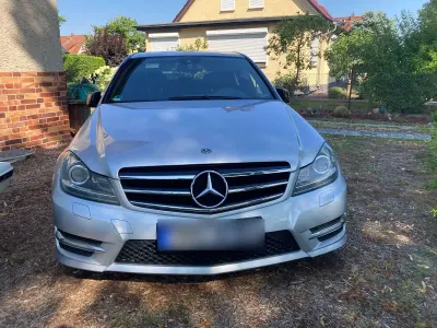 Gebraucht Mercedes C180 Avantgarde 156 PS (114 kW) 2012 Schwarz Limousine