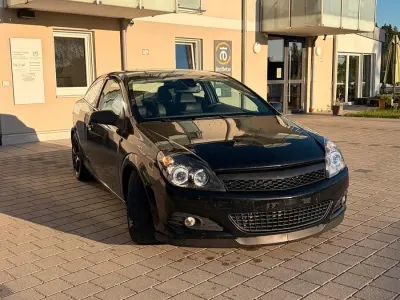 Gebraucht Opel Astra GTC 125 PS (91 kW) 2009 Schwarz Coupé