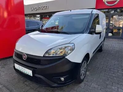 Gebraucht Fiat Doblò 95 PS (69 kW) 2017 Weiß Van / Kleinbus
