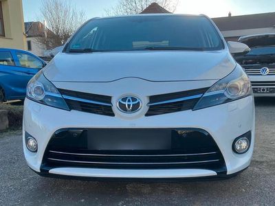 Gebraucht Toyota Verso 126 PS (92 kW) 2013 Weiß Van / Kleinbus