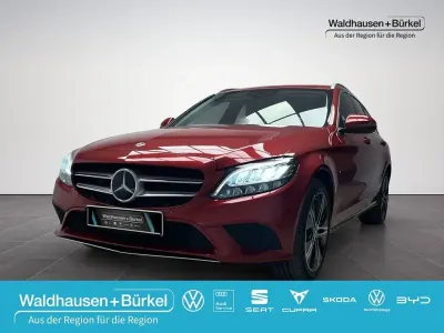 Gebraucht Mercedes C300e Avantgarde 306 PS (225 kW) 2020 Rot Limousine
