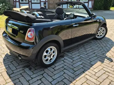 Usata Mini Cooper Cabriolet 98 CV (72 kW) 2014 Nero Cabrio