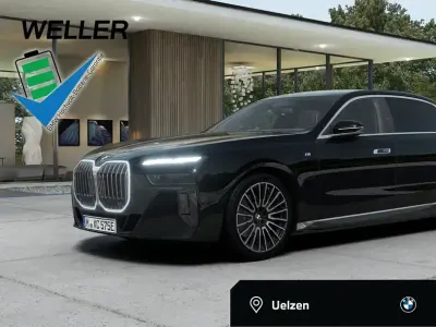 Gebraucht BMW 750e Sport Line 489 PS (359 kW) 2024 Schwarz Limousine