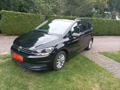 Gebraucht VW Touran 116 PS (85 kW) 2018 Schwarz Van / Kleinbus