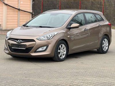 gebraucht Hyundai i30 CW 1.4 CRDi Kombi *KLIMA *PDC